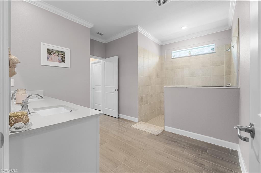 TUCKERS COVE - Residential