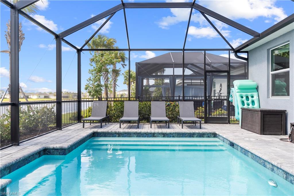 TUCKERS COVE - Residential