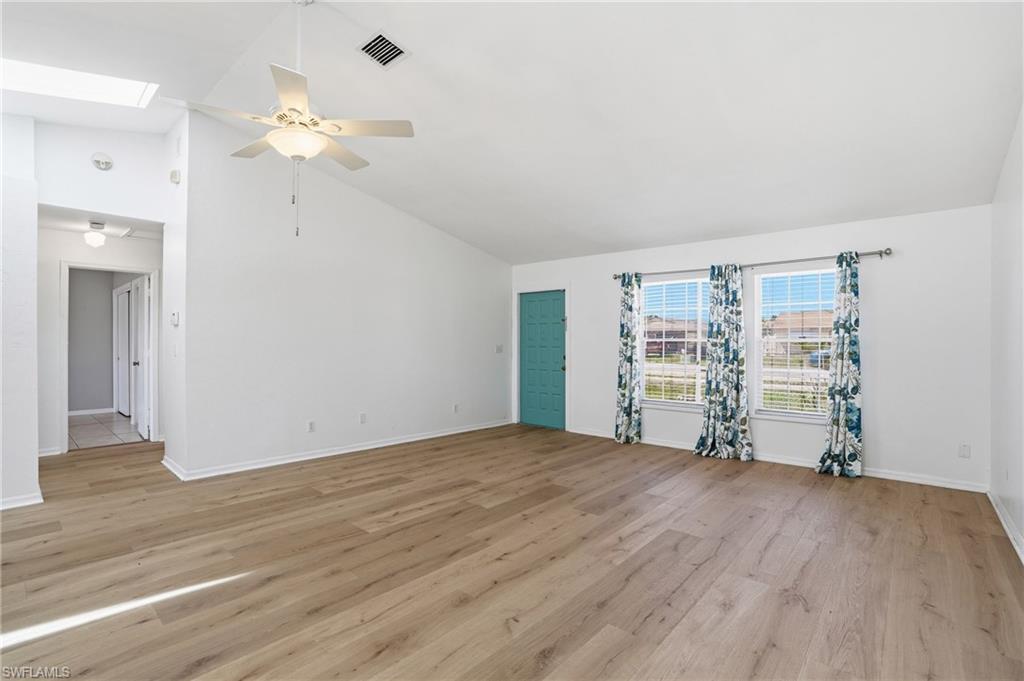 SAN CARLOS PARK - Residential