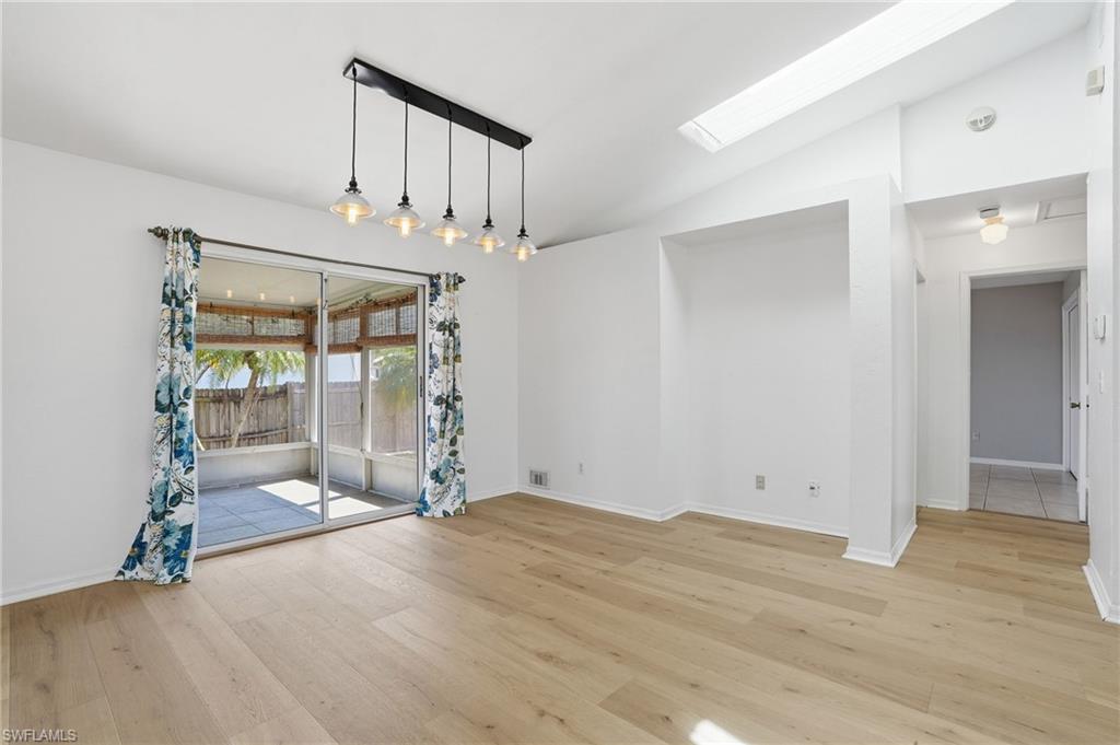 SAN CARLOS PARK - Residential