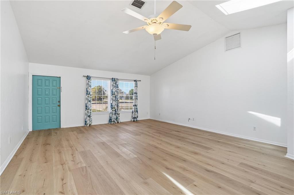 SAN CARLOS PARK - Residential