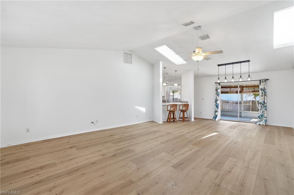 SAN CARLOS PARK - Residential