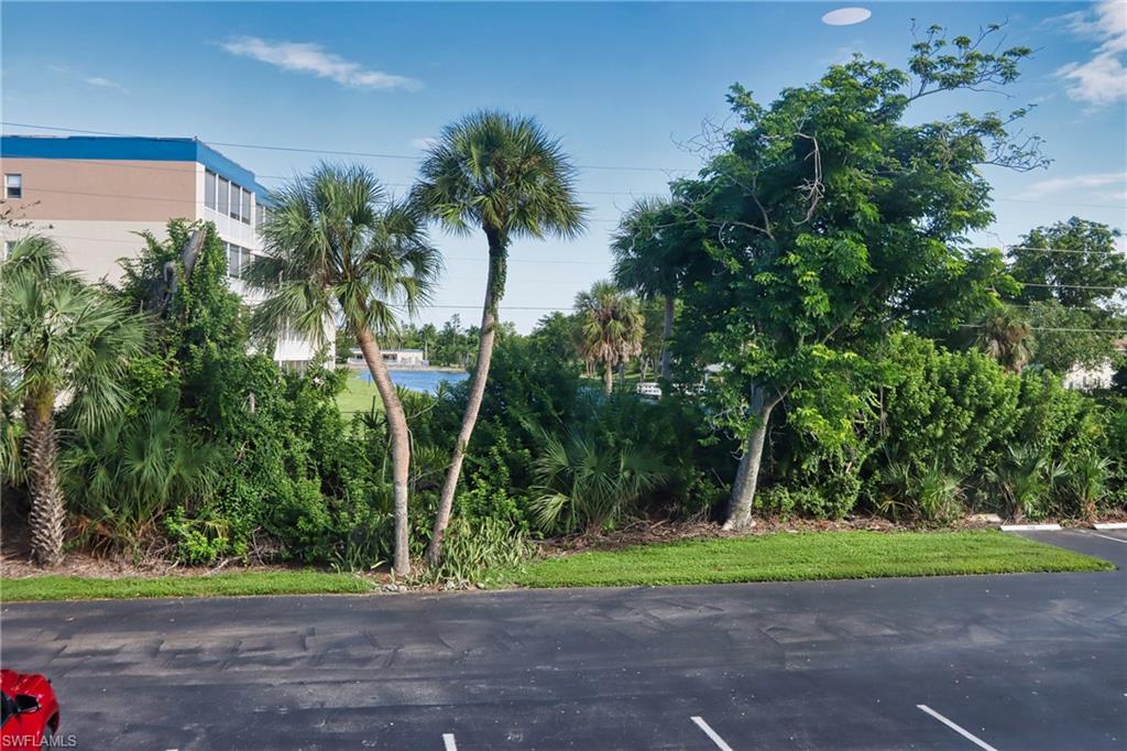 GLADIOLUS GARDENS CONDO ASSN - Residential Lease