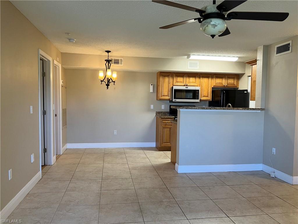 VENETIAN PALMS - Residential