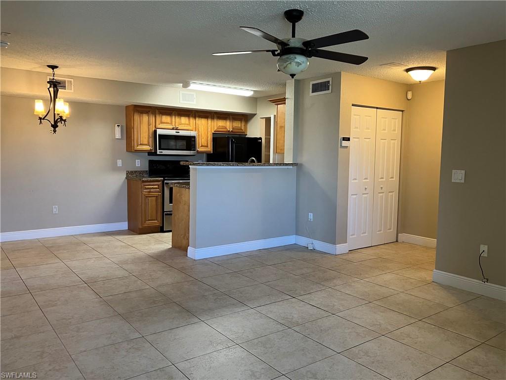 VENETIAN PALMS - Residential