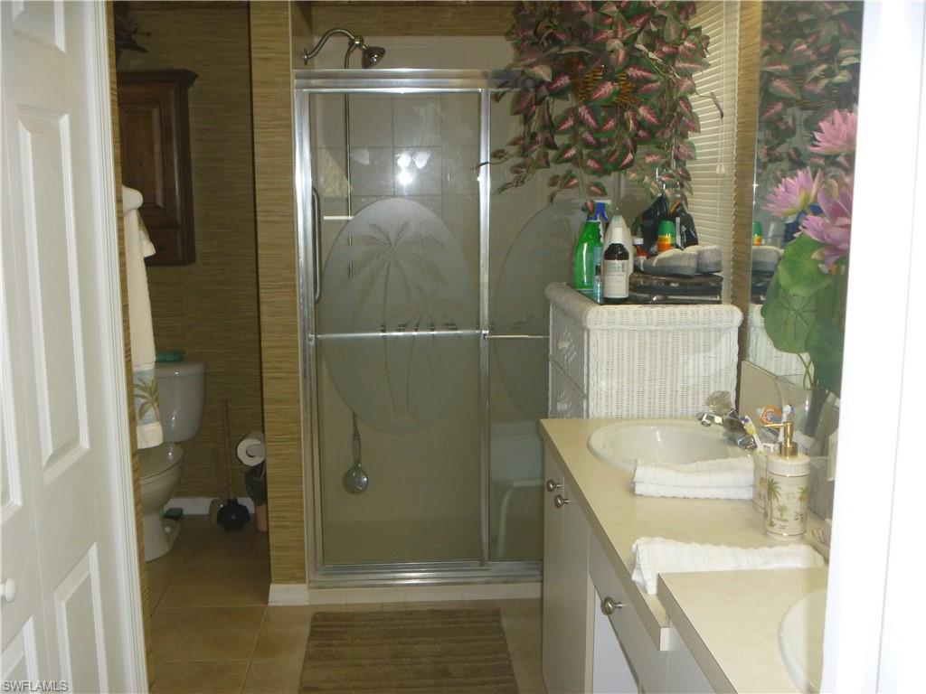 VARSITY LAKES - Residential