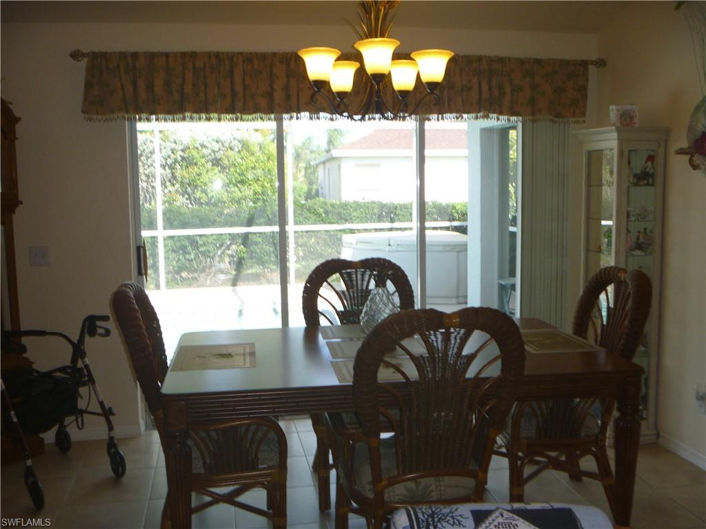 VARSITY LAKES - Residential