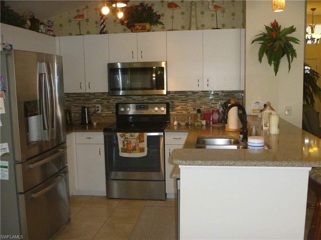 VARSITY LAKES - Residential