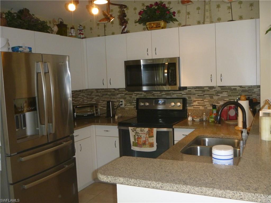 VARSITY LAKES - Residential