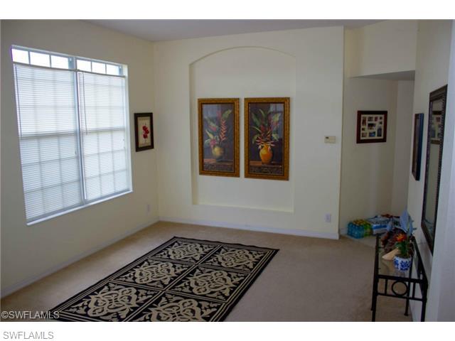 VALENCIA LAKES - Residential