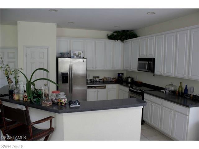 VALENCIA LAKES - Residential