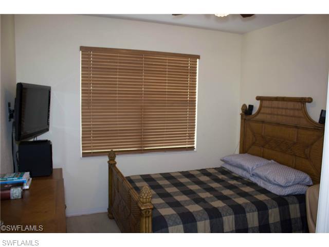 VALENCIA LAKES - Residential