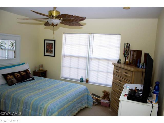 VALENCIA LAKES - Residential