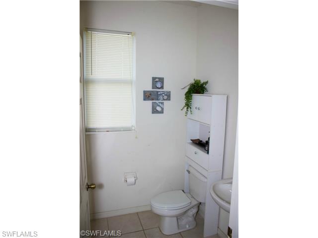 VALENCIA LAKES - Residential