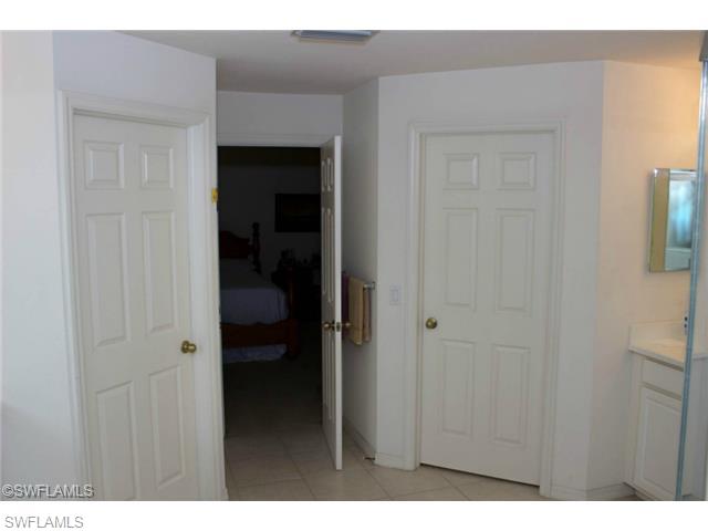 VALENCIA LAKES - Residential