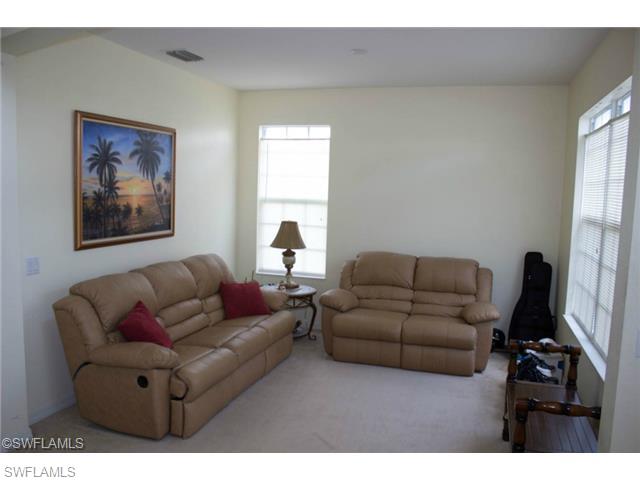 VALENCIA LAKES - Residential