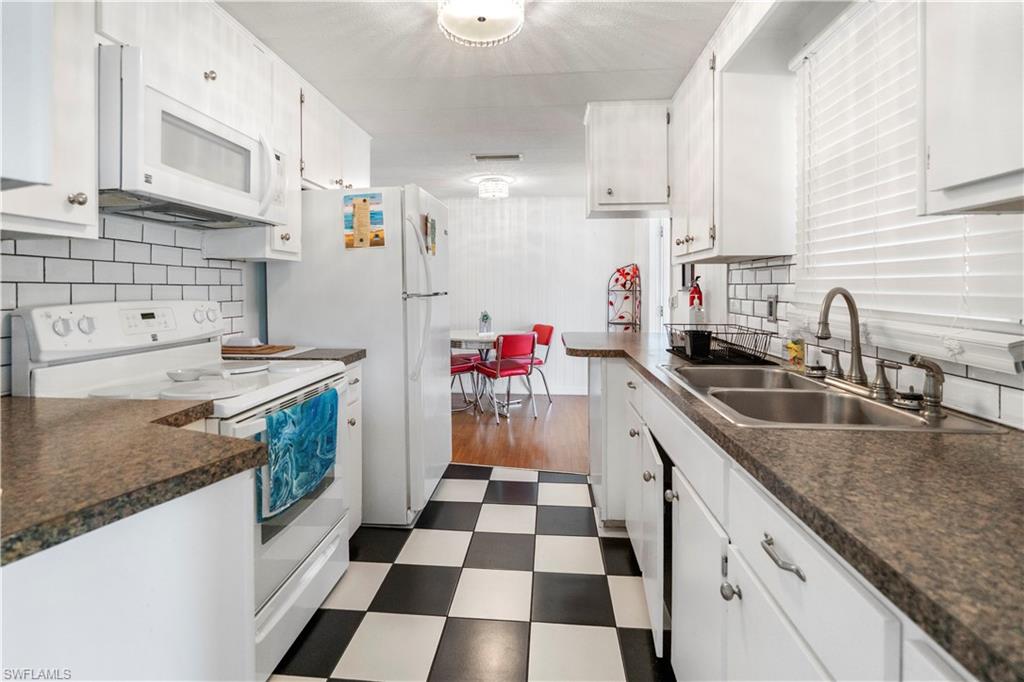 RIVIERA COLONY GOLF ESTATES - Residential