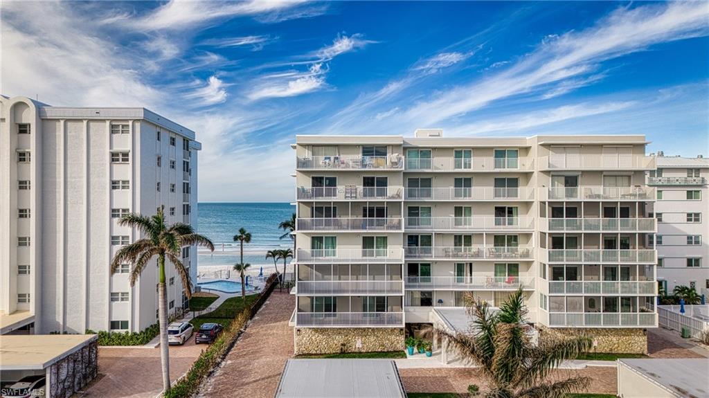 1977 Gulf Shore BLVD N 302