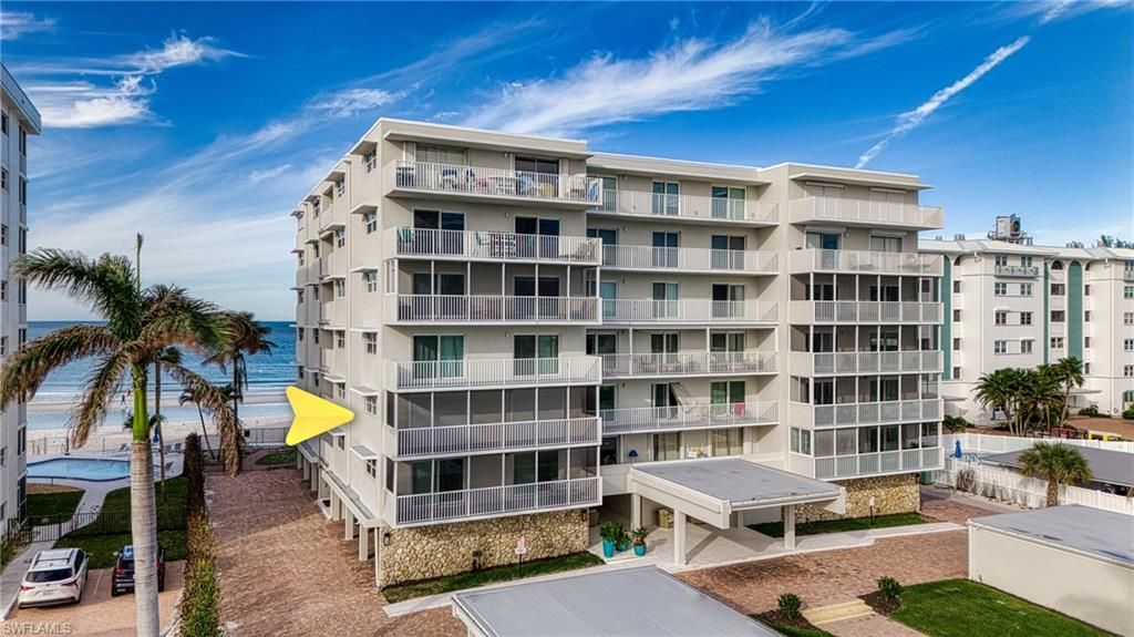 Photo of 1977 Gulf Shore BLVD N #302, NAPLES, FL 34102 (MLS # 225072959)