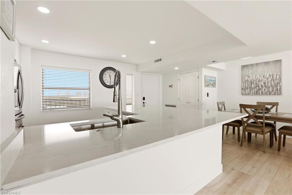 AMBASSADOR CONDO - Residential