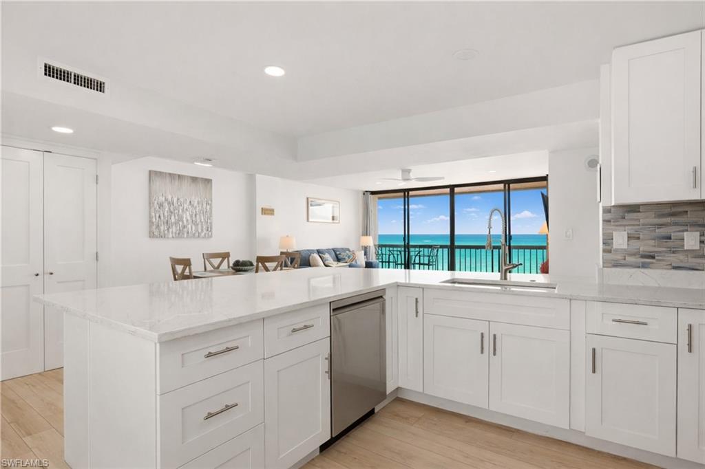 AMBASSADOR CONDO - Residential