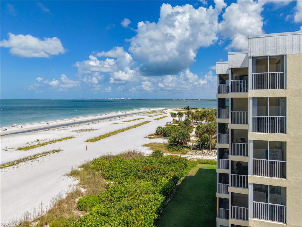 PINK SHELL VACATION VILLAS - Residential