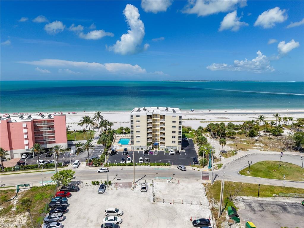PINK SHELL VACATION VILLAS - Residential