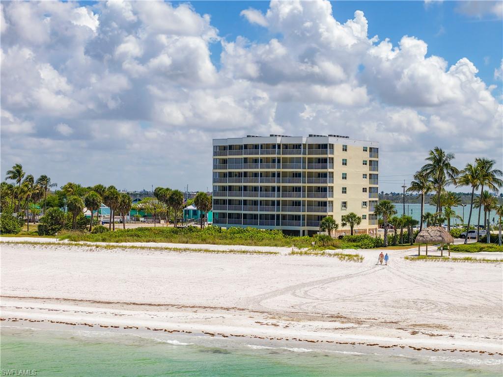 PINK SHELL VACATION VILLAS - Residential