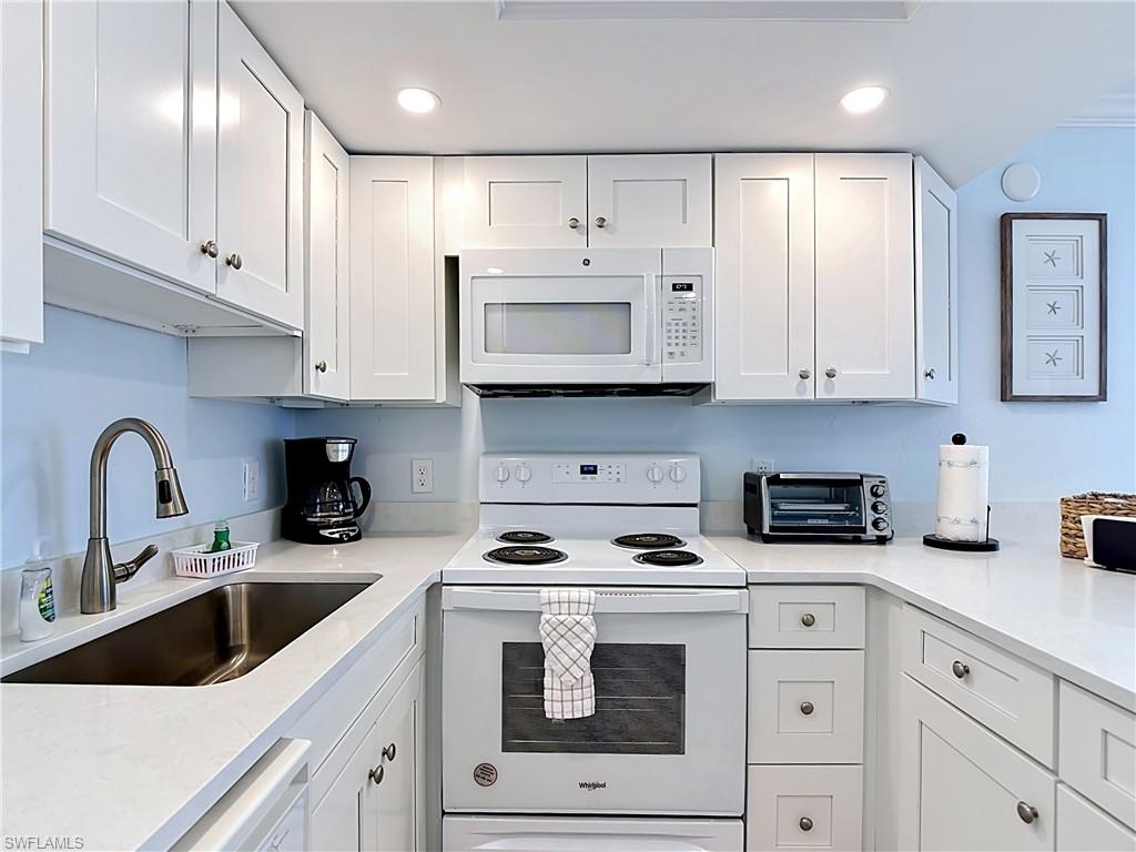 PINK SHELL VACATION VILLAS - Residential