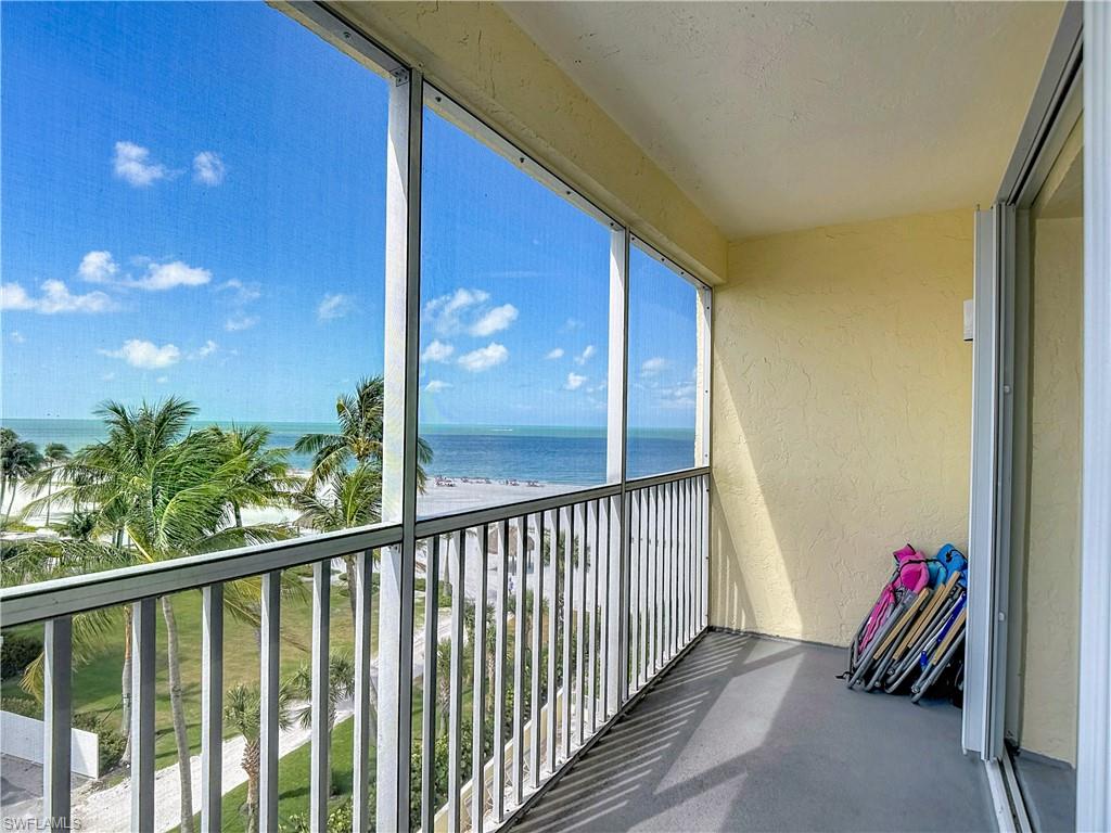 PINK SHELL VACATION VILLAS - Residential