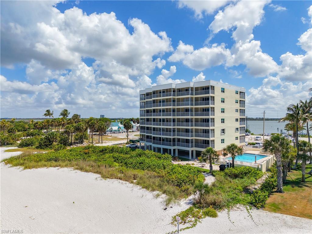PINK SHELL VACATION VILLAS - Residential