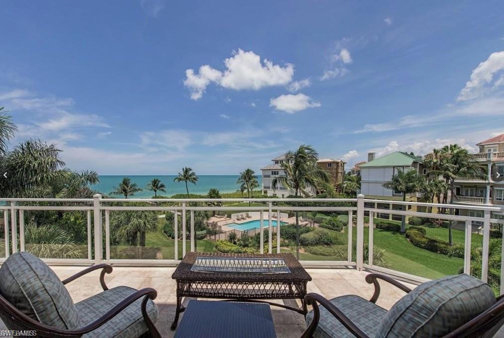 BAREFOOT BEACH - Residential