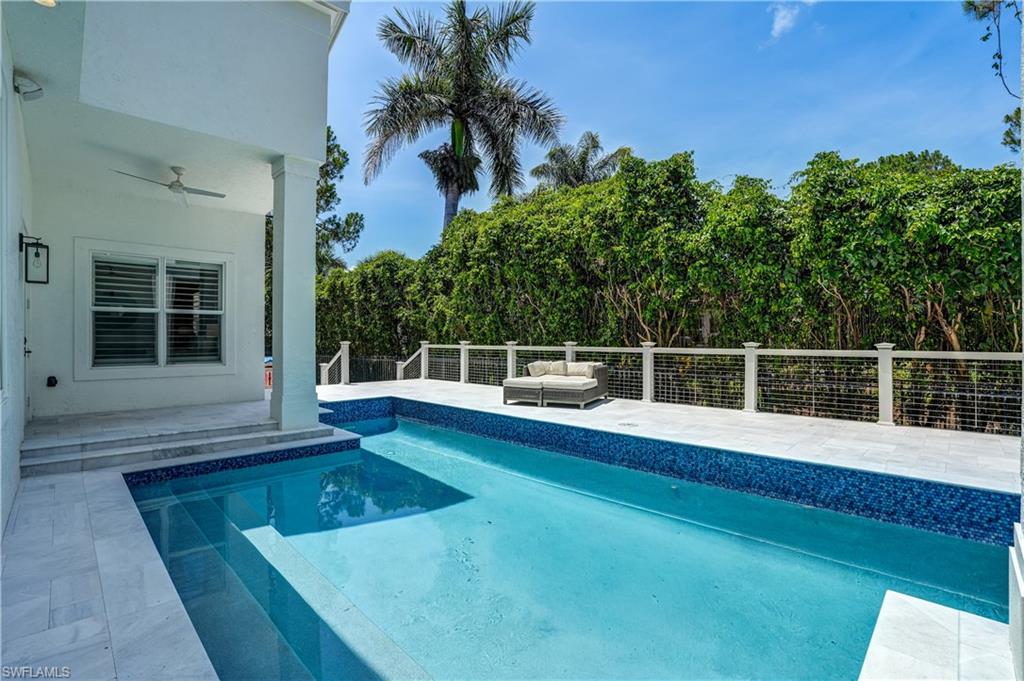 MONTEREY - Residential