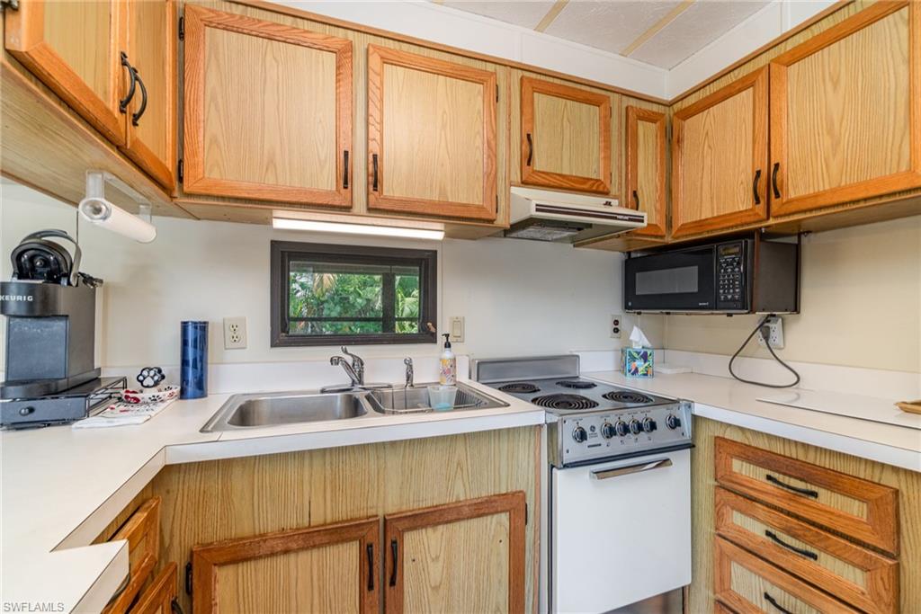 CORKSCREW WOODLANDS - Residential