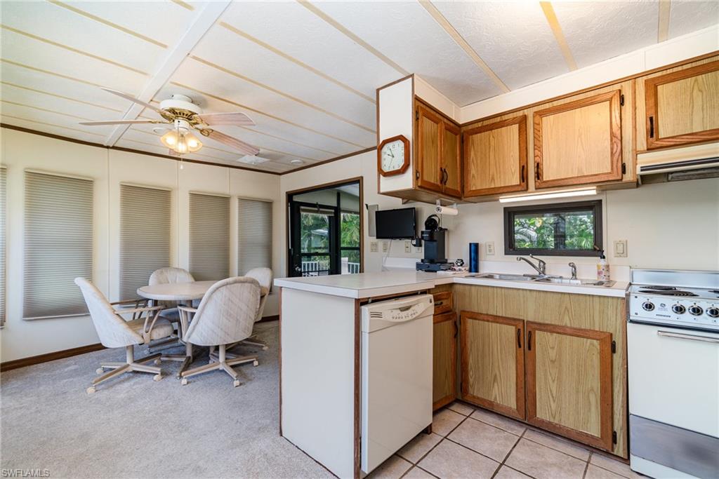 CORKSCREW WOODLANDS - Residential