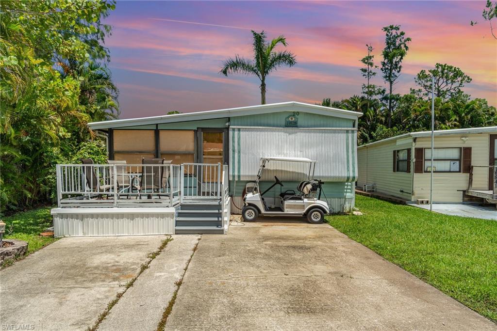 CORKSCREW WOODLANDS - Residential