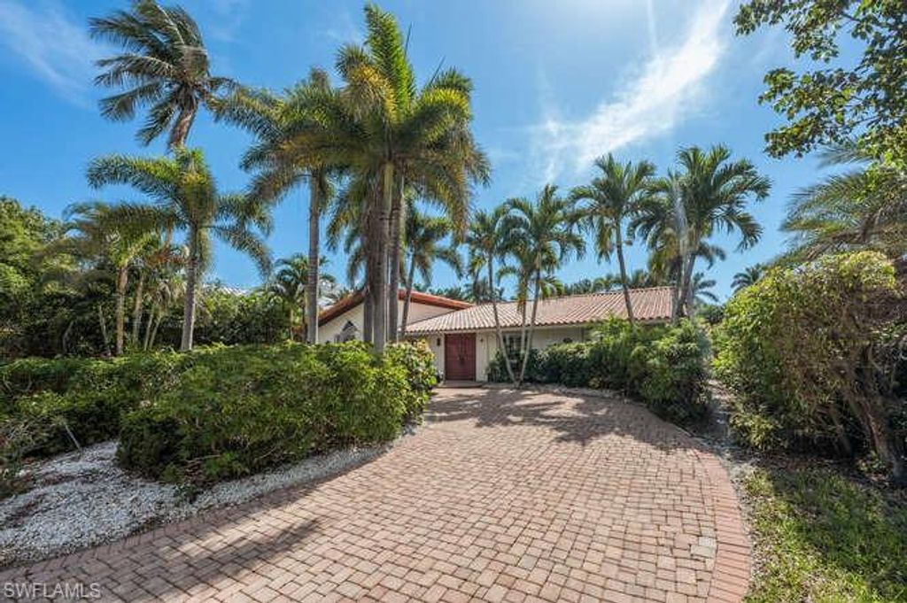 Photo of 778 Broad CT S, NAPLES, FL 34102 (MLS # 226014309)