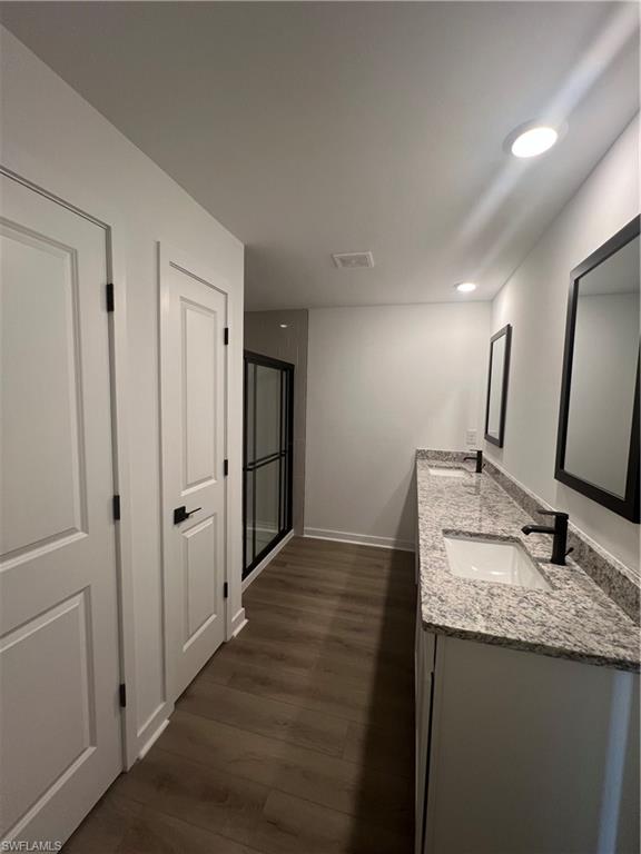 MIRROR LAKES - Residential