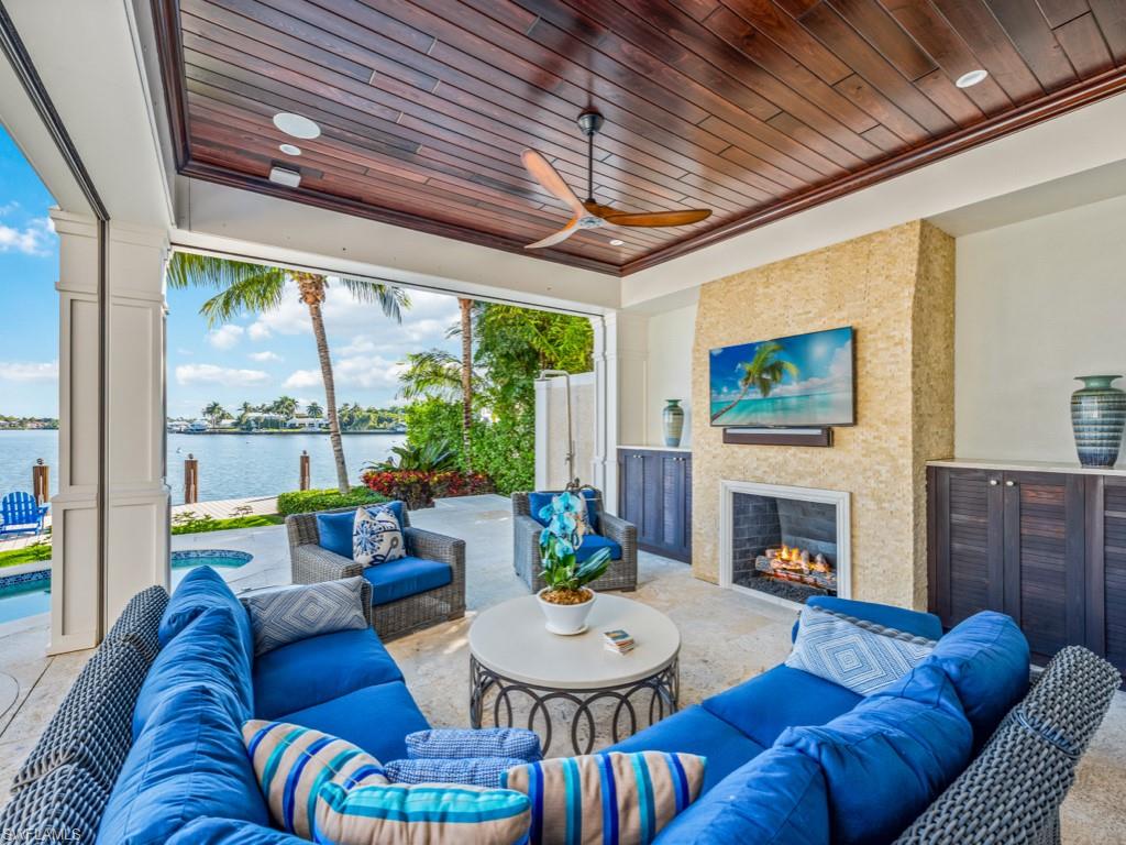 AQUALANE SHORES - Residential