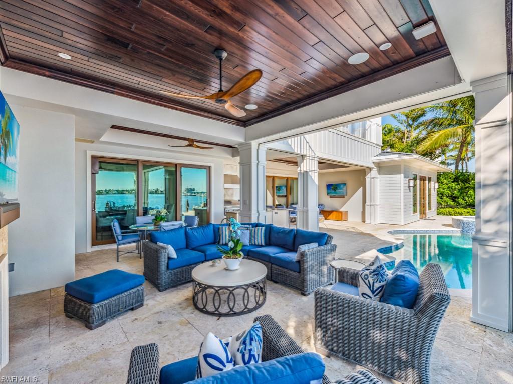 AQUALANE SHORES - Residential