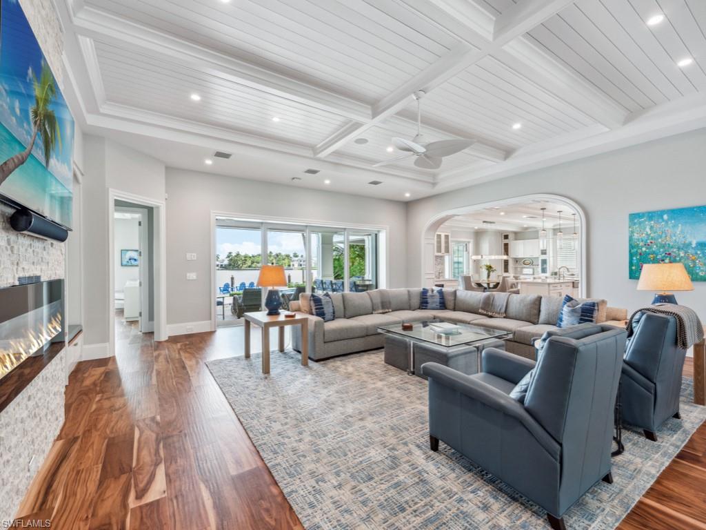 AQUALANE SHORES - Residential