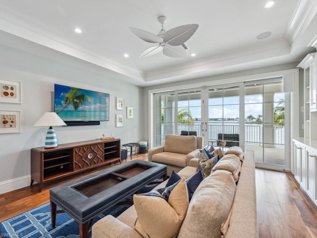 AQUALANE SHORES - Residential