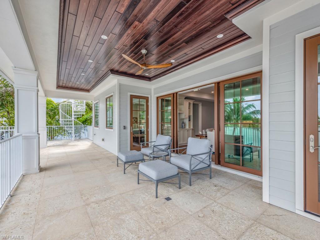 AQUALANE SHORES - Residential