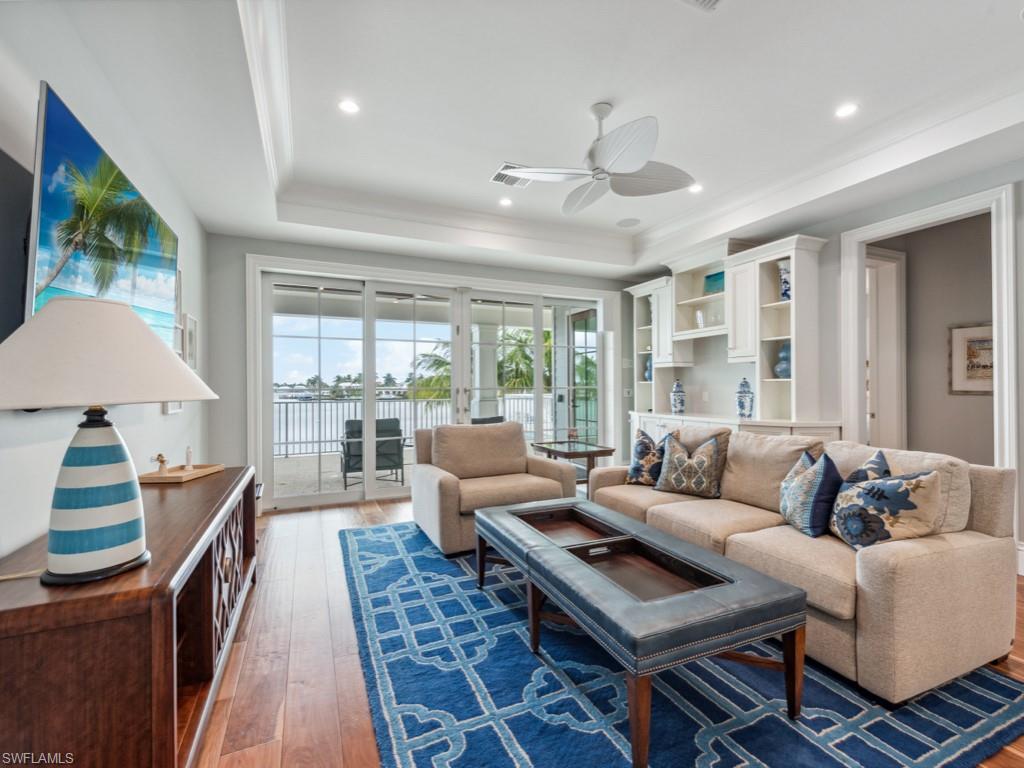 AQUALANE SHORES - Residential