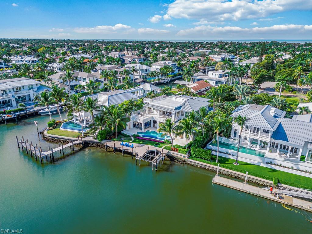 AQUALANE SHORES - Residential