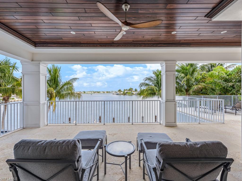 AQUALANE SHORES - Residential