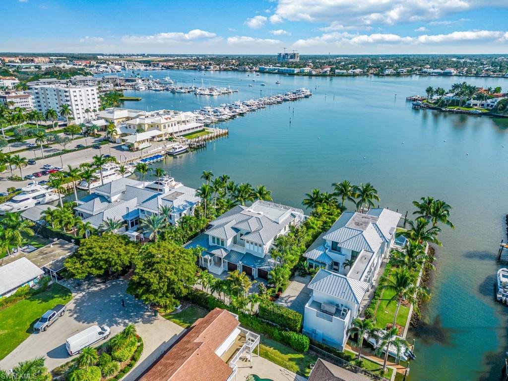 AQUALANE SHORES - Residential