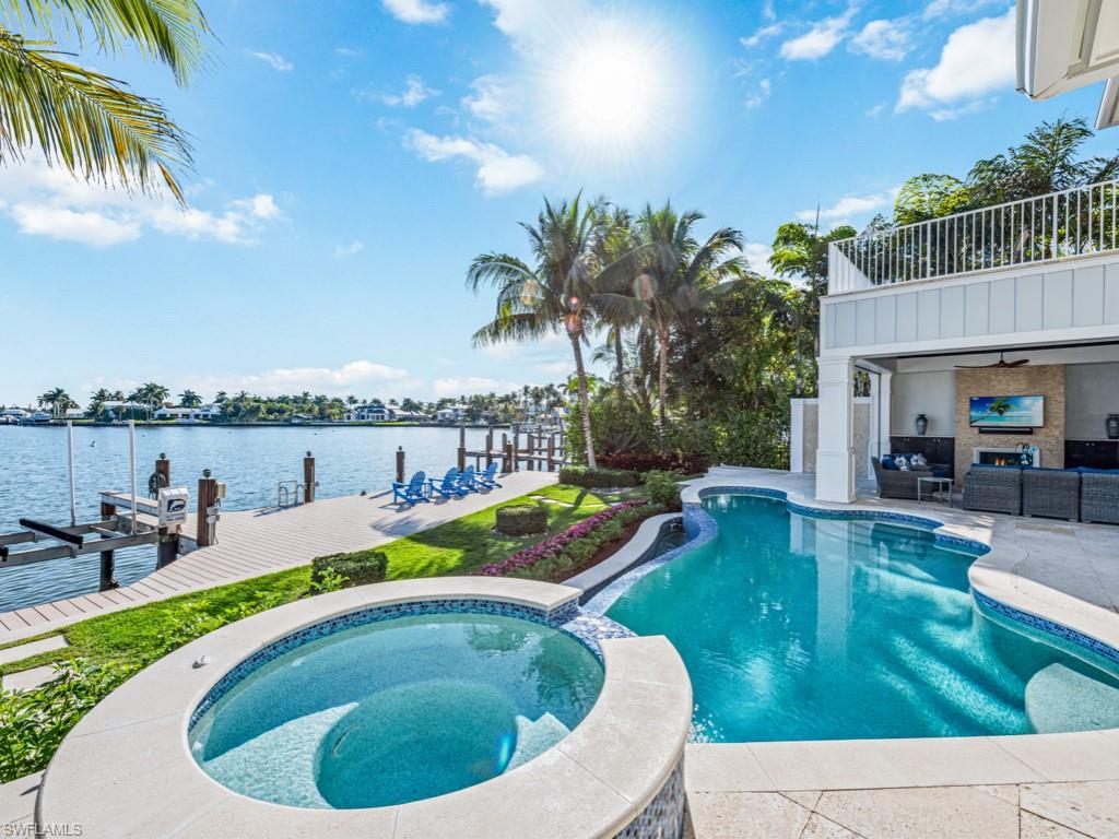 AQUALANE SHORES - Residential