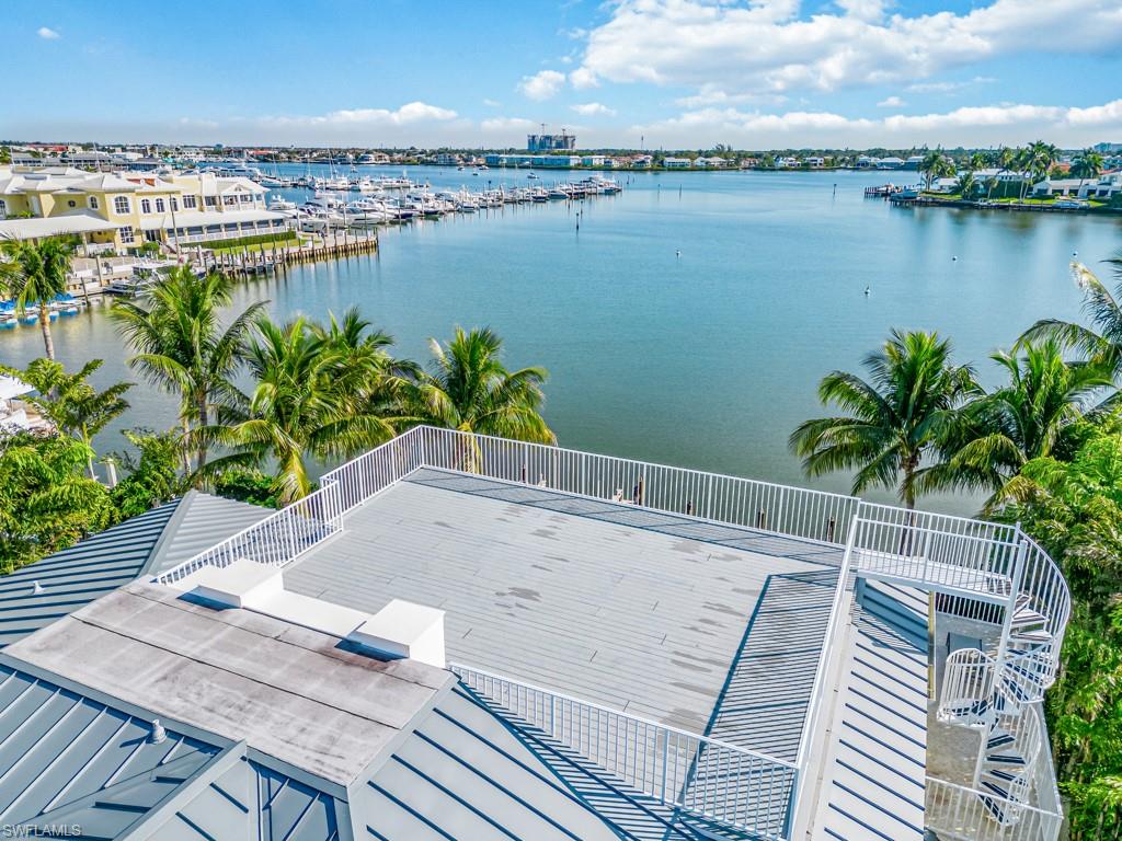 AQUALANE SHORES - Residential