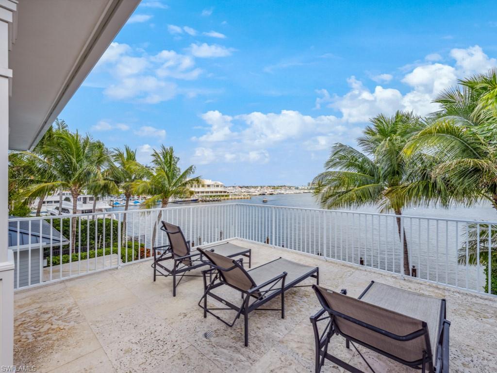 AQUALANE SHORES - Residential